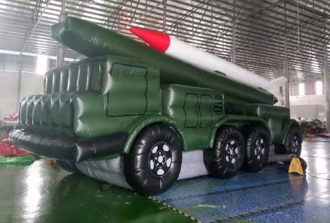 阿勒泰军事导弹发射车